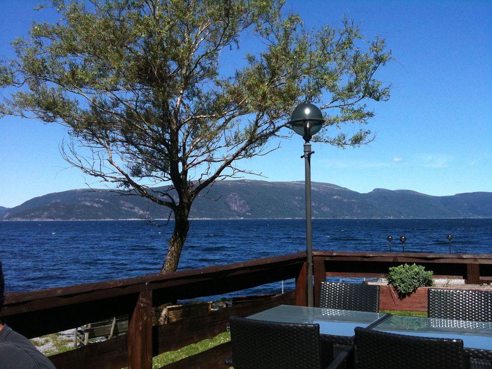 Brekkestranda Fjordhotel Exterior foto